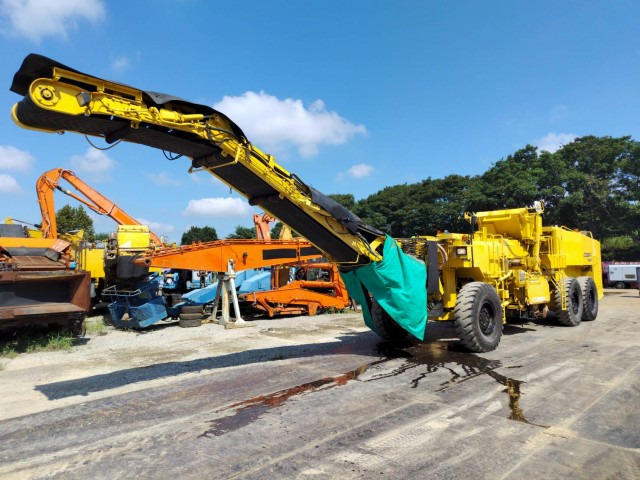 KOMATSU GC380F-2 - Cold planer: picture 5 KOMATSU GC380F-2 - Cold planer: picture 5