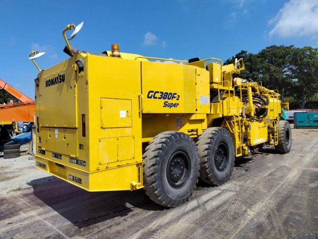 KOMATSU GC380F-2 - Cold planer: picture 3 KOMATSU GC380F-2 - Cold planer: picture 3