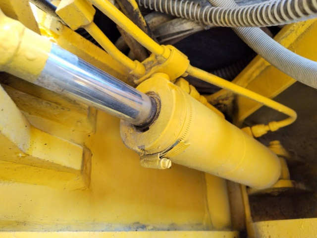 Cold planer KOMATSU GC380F-2: picture 17 Cold planer KOMATSU GC380F-2: picture 17