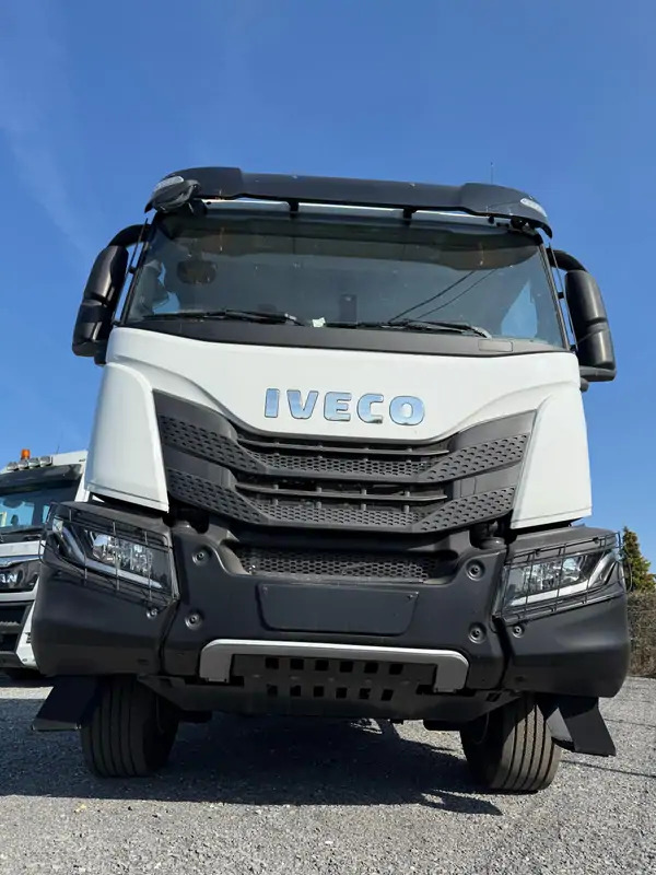 Iveco AD300T48 HYVALIFT 20 TONS*pare-choc hydraulique - Hook lift truck: picture 5 Iveco AD300T48 HYVALIFT 20 TONS*pare-choc hydraulique - Hook lift truck: picture 5