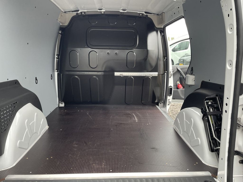 Small van Renault Kangoo 1.5 dCi E6 R-link BPM Vrij! Lease €168 p/m, Airco, Navi , PDC, Trekhaak, Volledig onderhoudshistorie aanwezig: picture 15