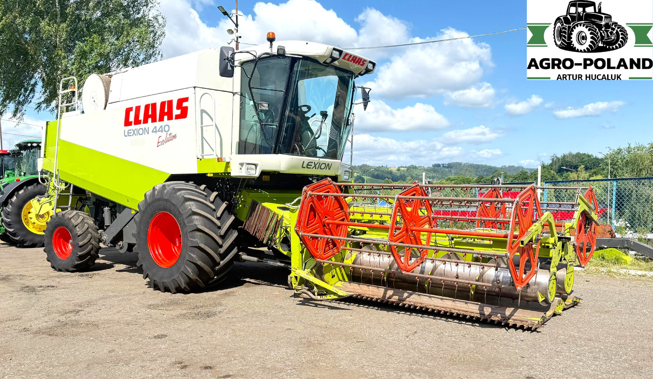 CLAAS LEXION 440 EVOLUTION - 2003 ROK + CLAAS C 540 SKŁADANY - 2007 ROK - Combine harvester: picture 1 CLAAS LEXION 440 EVOLUTION - 2003 ROK + CLAAS C 540 SKŁADANY - 2007 ROK - Combine harvester: picture 1