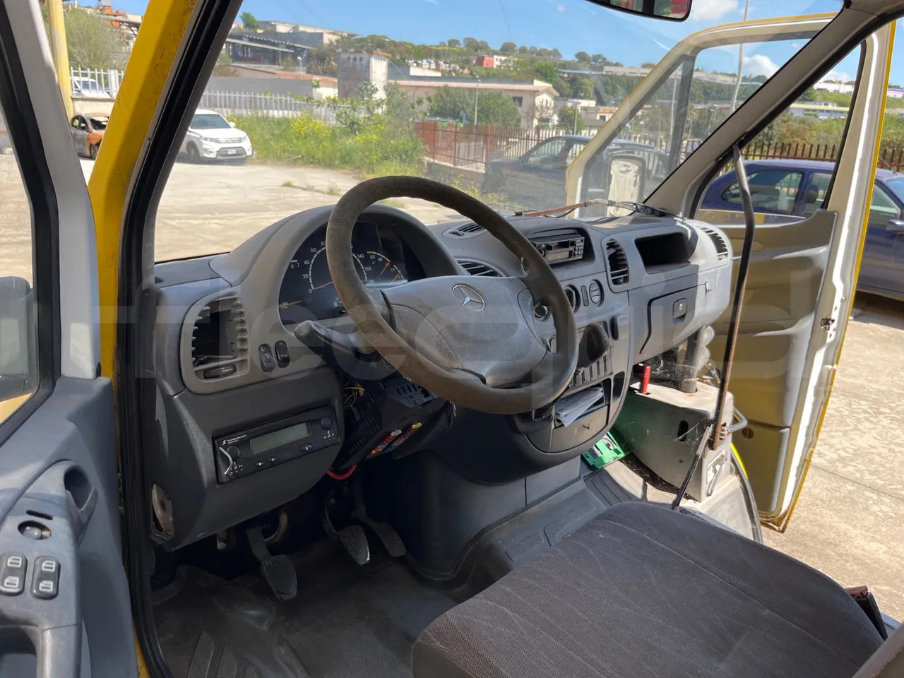 School bus Mercedes-Benz 313 CDI: picture 10