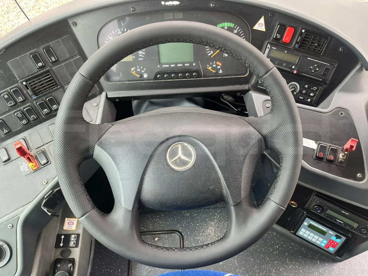 Suburban bus Mercedes-Benz Intouro: picture 18