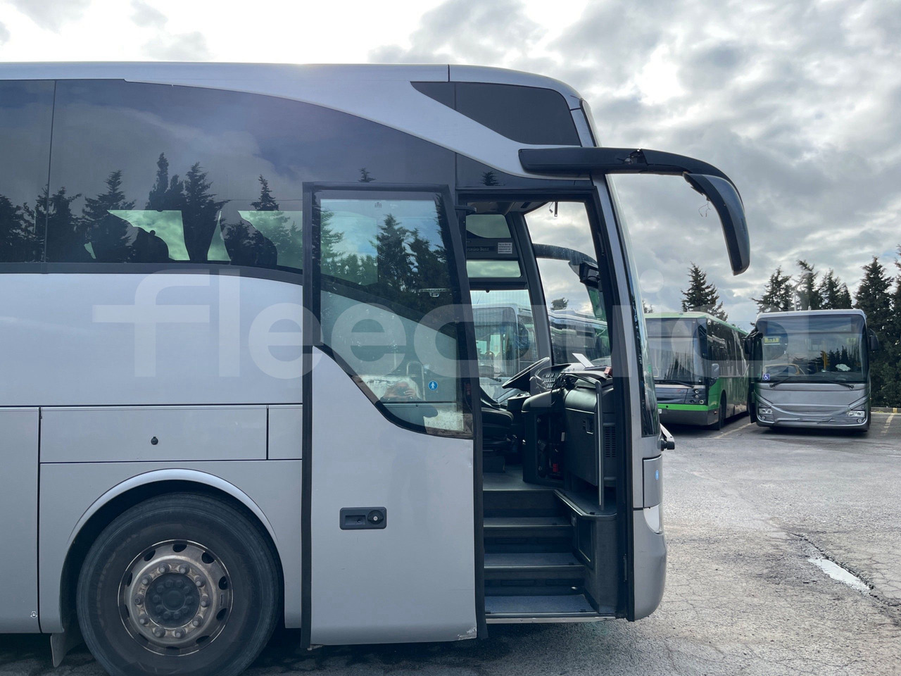 Coach Mercedes-Benz Tourismo: picture 15