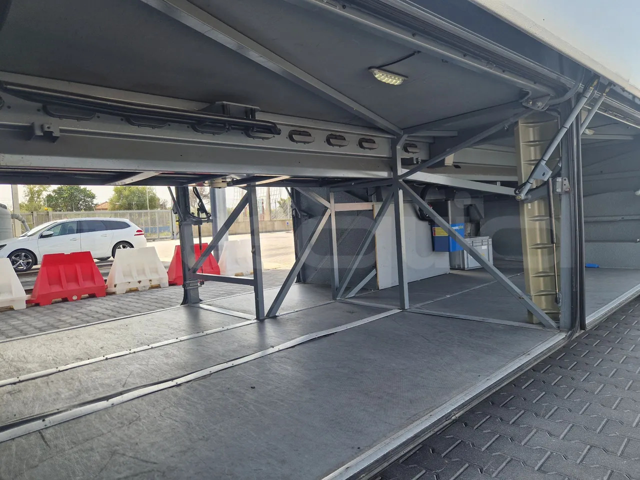 Coach Mercedes-Benz Tourismo: picture 8 Coach Mercedes-Benz Tourismo: picture 8