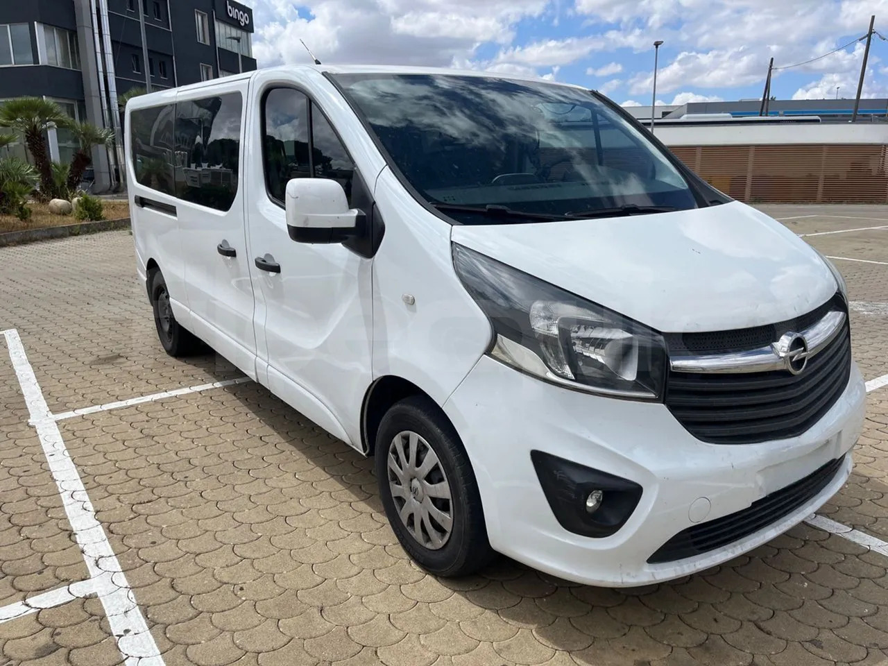 Opel Vivaro - B - Minibus, Passenger van: picture 1 Opel Vivaro - B - Minibus, Passenger van: picture 1