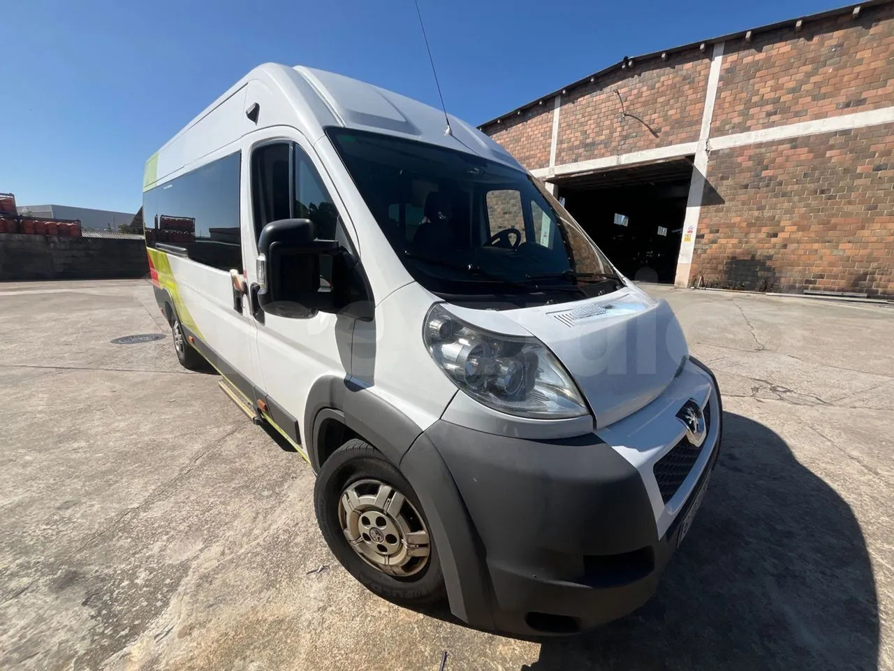 Peugeot 17P 440 BOXER - Suburban bus: picture 1 Peugeot 17P 440 BOXER - Suburban bus: picture 1