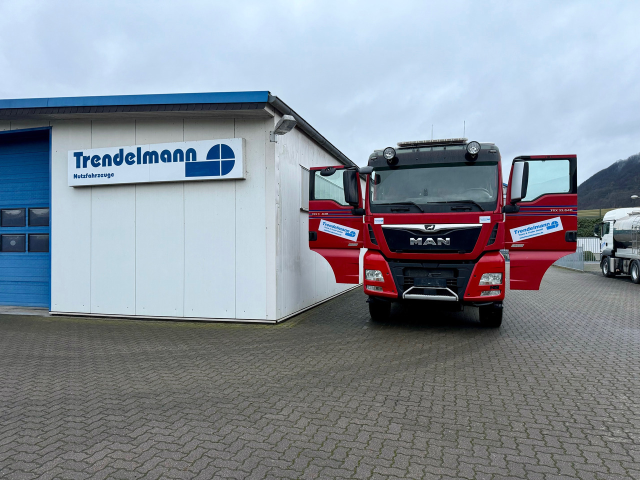 MAN TGS 33.640 6x4 Kipphydraulic-Retarder - Tractor truck: picture 3 MAN TGS 33.640 6x4 Kipphydraulic-Retarder - Tractor truck: picture 3