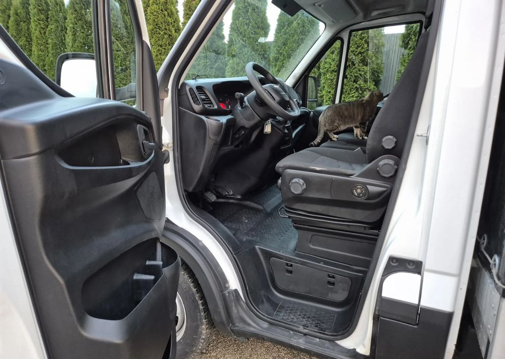 Iveco 35C14 - Open body delivery van: picture 5 Iveco 35C14 - Open body delivery van: picture 5