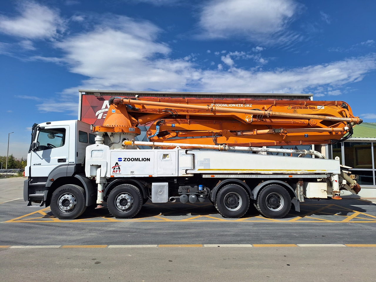 MERCEDES-BENZ AXOR 4140 ZOOMLION 43X-5RZ - Concrete pump truck: picture 5 MERCEDES-BENZ AXOR 4140 ZOOMLION 43X-5RZ - Concrete pump truck: picture 5