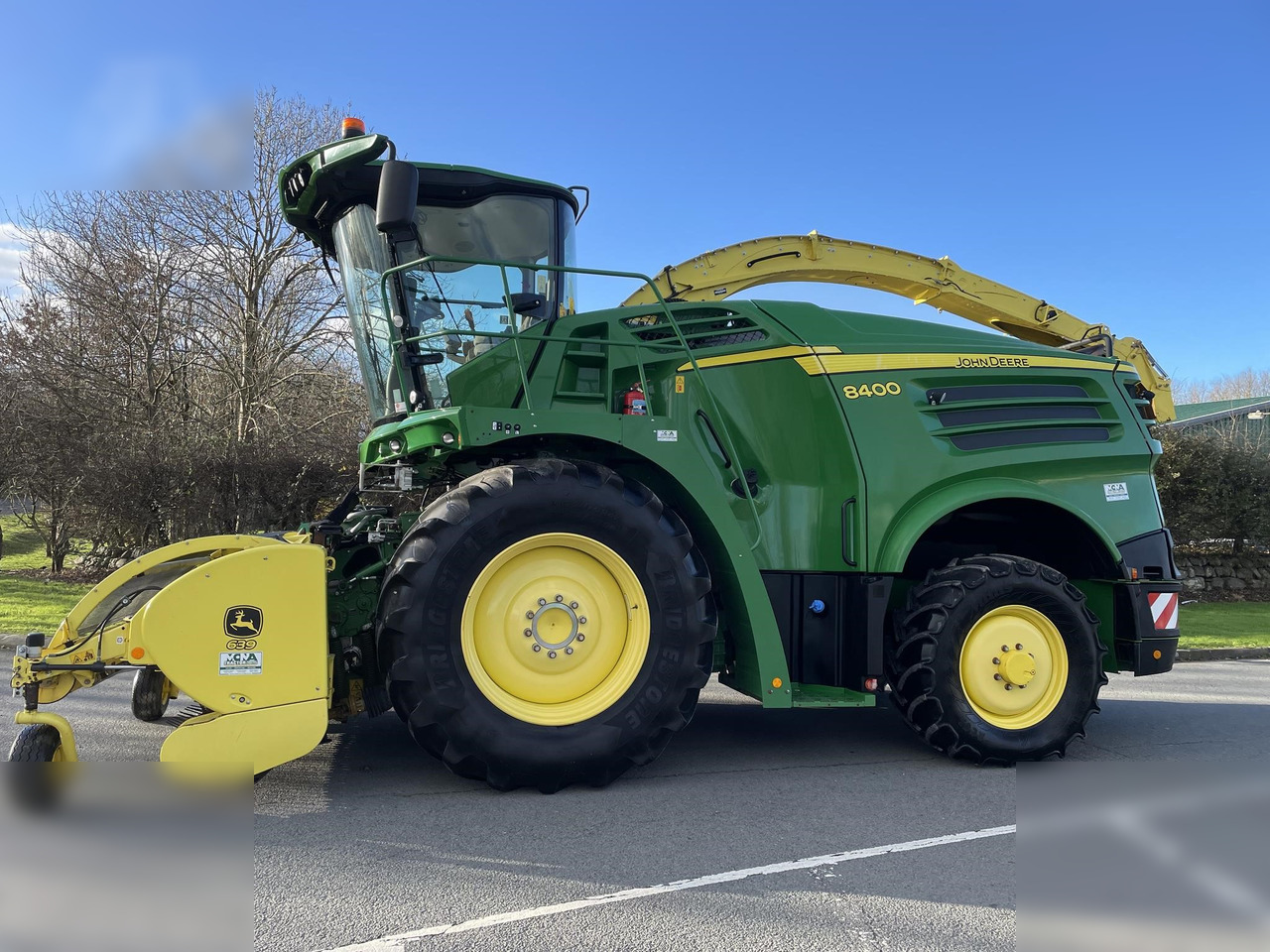 2018 JOHN DEERE 8400 - Forage harvester: picture 2 2018 JOHN DEERE 8400 - Forage harvester: picture 2