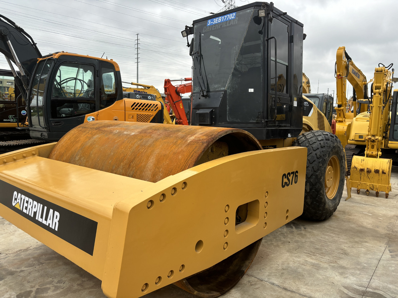 CATERPILLAR CS76 road roller Road construction - Compactor: picture 2 CATERPILLAR CS76 road roller Road construction - Compactor: picture 2