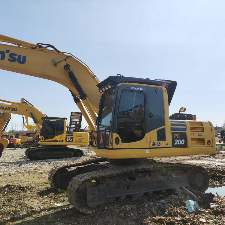 KOMATSU pc200 hot sale - Crawler excavator: picture 2 KOMATSU pc200 hot sale - Crawler excavator: picture 2