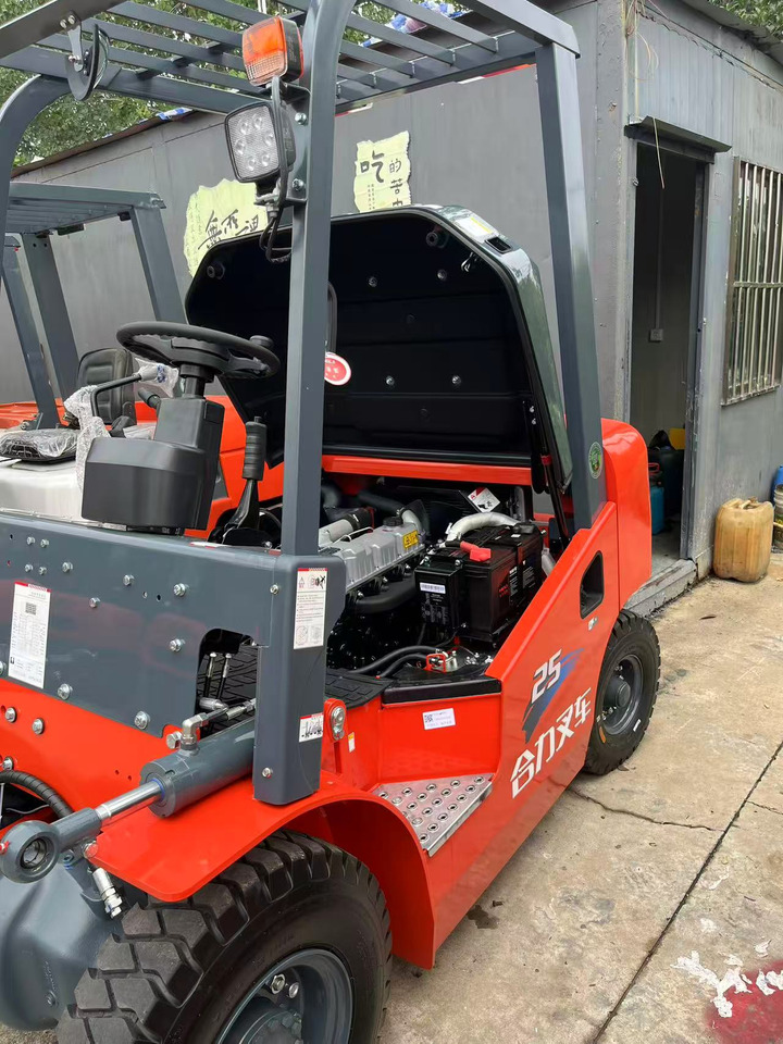 Heli brand new 2.5T diesel forklift(Clamp available) - Diesel forklift: picture 1 Heli brand new 2.5T diesel forklift(Clamp available) - Diesel forklift: picture 1