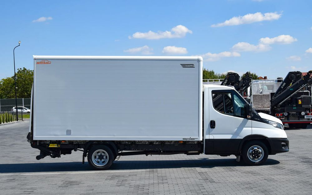Iveco DAILY 35C16 / 2.3 - 160 KM / 3 OSOBY / DO 3,5 TONY / KONTENER / DOSTAWCZE / WINDA PALFINGER / KLIMA / 2022 / SERWISOWANY / SPROWADZONY Z NIEMIEC - Closed box van: picture 4 Iveco DAILY 35C16 / 2.3 - 160 KM / 3 OSOBY / DO 3,5 TONY / KONTENER / DOSTAWCZE / WINDA PALFINGER / KLIMA / 2022 / SERWISOWANY / SPROWADZONY Z NIEMIEC - Closed box van: picture 4