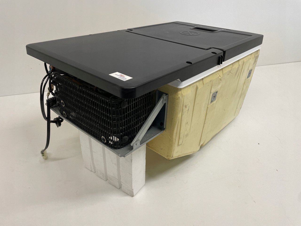 LODÓWKA CHŁODZIARKA MAN TGS TGL TGM 3 TGS3 EURO 6 81639106400 - Cab and interior for Truck: picture 4 LODÓWKA CHŁODZIARKA MAN TGS TGL TGM 3 TGS3 EURO 6 81639106400 - Cab and interior for Truck: picture 4