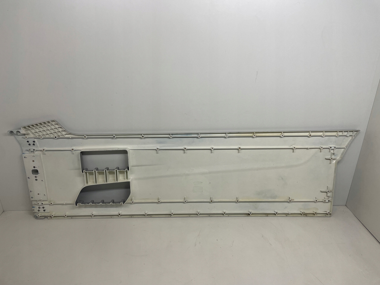 ZABUDOWA MIĘDZYOSIOWA SPOILER FORD F-MAX F MAX - Aerodynamics/ Spoiler for Truck: picture 5 ZABUDOWA MIĘDZYOSIOWA SPOILER FORD F-MAX F MAX - Aerodynamics/ Spoiler for Truck: picture 5