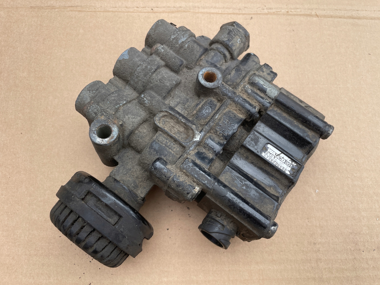 ZAWÓR PODUSZEK ECAS MAN TGA TGX TGS 4729000550 - Air suspension for Truck: picture 2 ZAWÓR PODUSZEK ECAS MAN TGA TGX TGS 4729000550 - Air suspension for Truck: picture 2