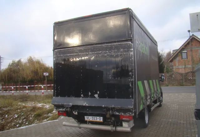Iveco DAILY 35 C 15 3.0TDI FIRANA Z PRAWEJ STRONY 3.5T DMC WINDA - Closed box van: picture 5 Iveco DAILY 35 C 15 3.0TDI FIRANA Z PRAWEJ STRONY 3.5T DMC WINDA - Closed box van: picture 5