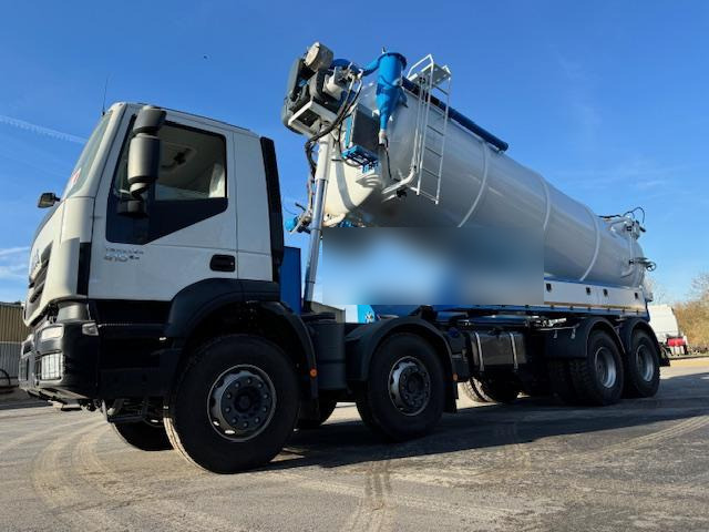 Iveco Trakker 410 - Vacuum truck: picture 3 Iveco Trakker 410 - Vacuum truck: picture 3