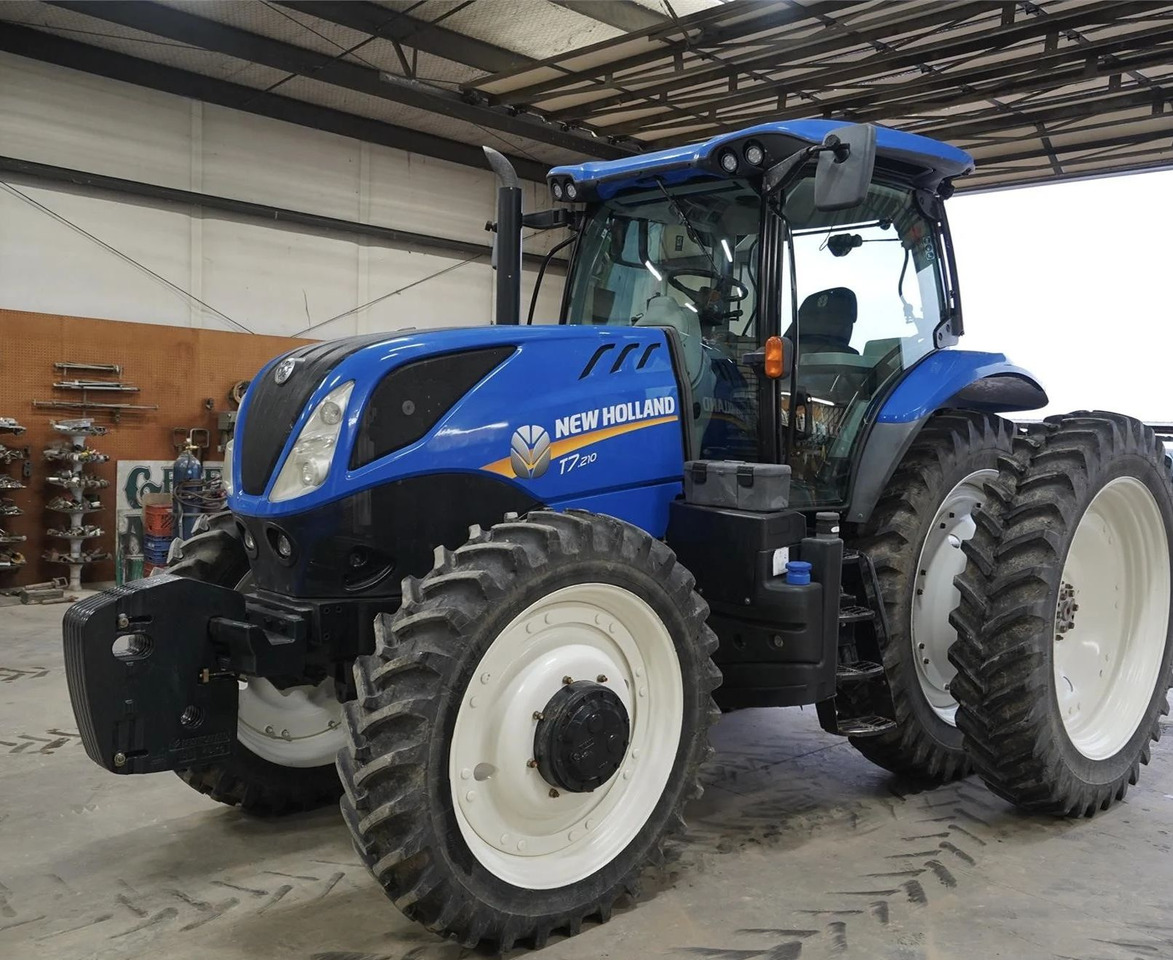 NEW HOLLAND T7.210 - Farm tractor: picture 1 NEW HOLLAND T7.210 - Farm tractor: picture 1