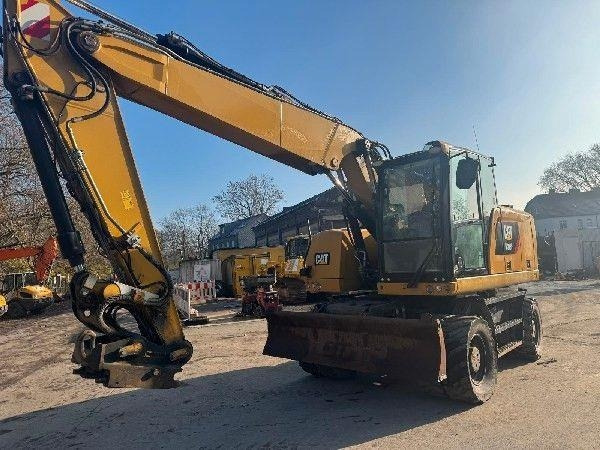 CAT 318F - Wheel excavator: picture 2 CAT 318F - Wheel excavator: picture 2