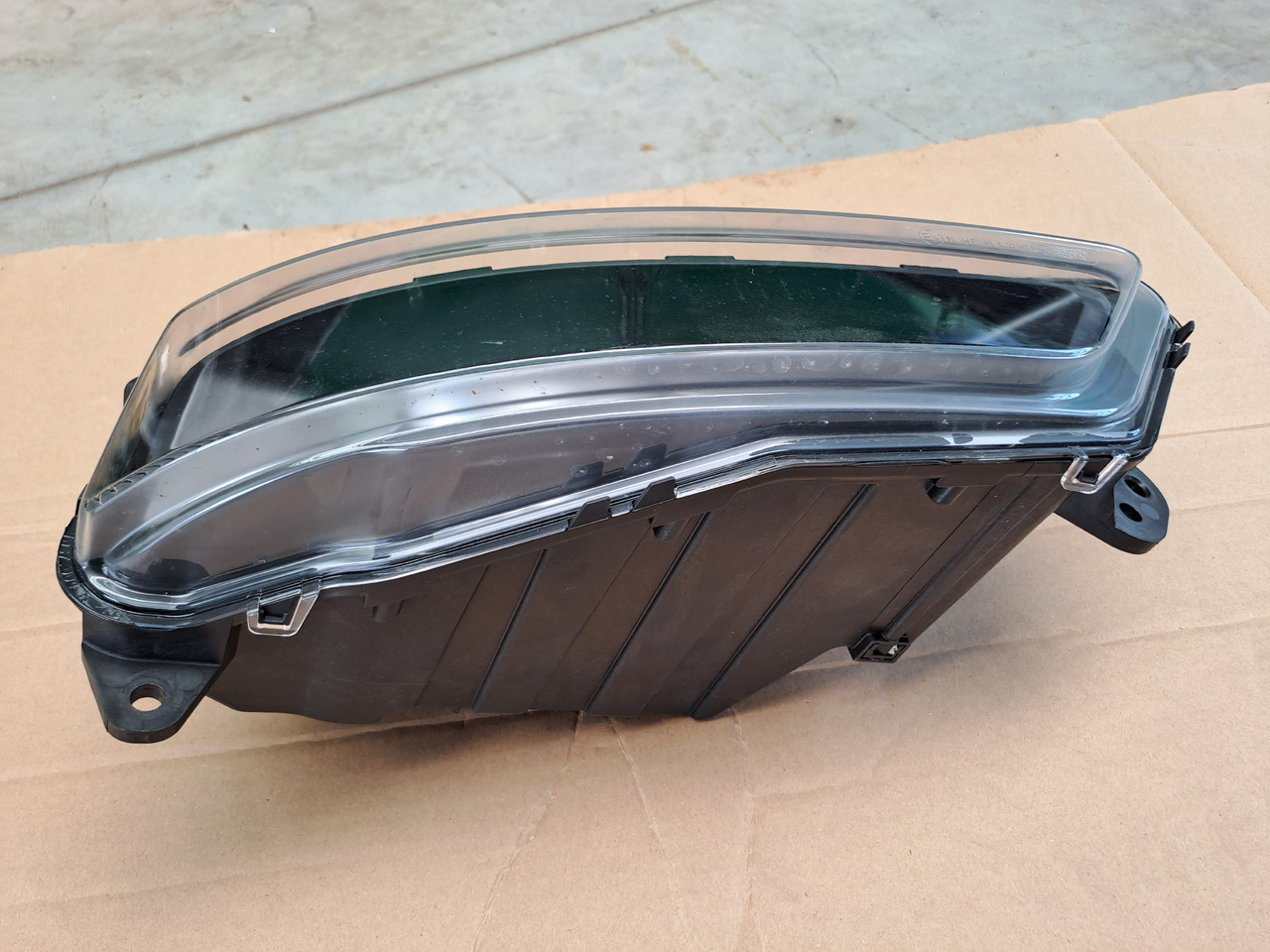 Fog light for Truck Neuwertiger Nebelscheinwerfer MAN TG3 rechts, Artikel - Nr. : 81.25204 - 0002 / 0001: picture 7 Fog light for Truck Neuwertiger Nebelscheinwerfer MAN TG3 rechts, Artikel - Nr. : 81.25204 - 0002 / 0001: picture 7