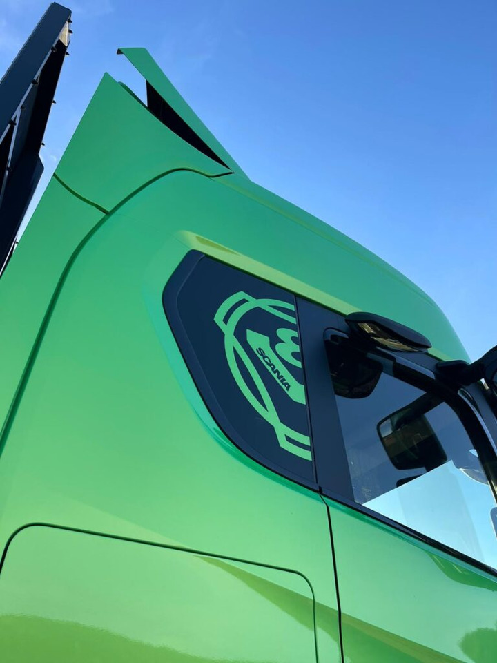 SCANIA 650 „BANDZIOR” - Logging truck, Crane truck: picture 4 SCANIA 650 „BANDZIOR” - Logging truck, Crane truck: picture 4