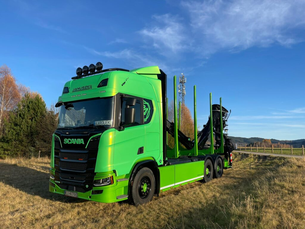 SCANIA 650 „BANDZIOR” - Logging truck, Crane truck: picture 2 SCANIA 650 „BANDZIOR” - Logging truck, Crane truck: picture 2