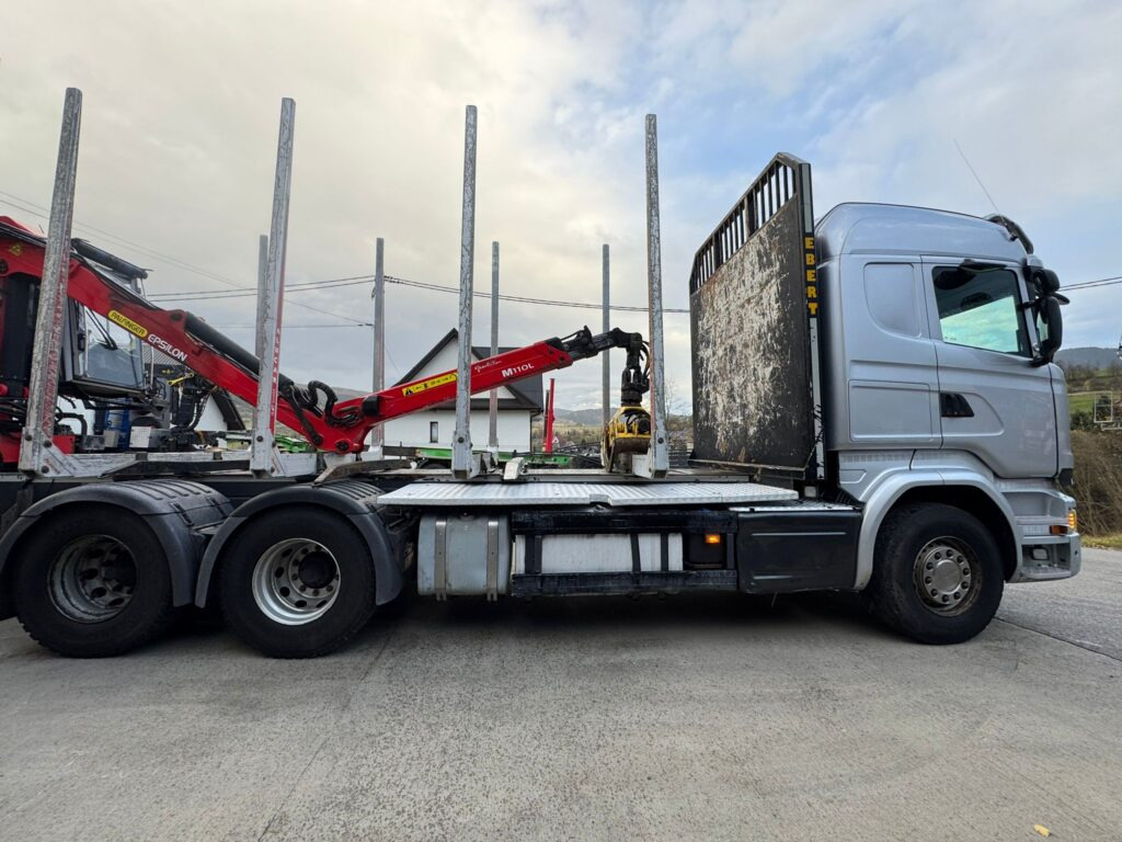 SCANIA R580 - Logging truck, Crane truck: picture 3 SCANIA R580 - Logging truck, Crane truck: picture 3