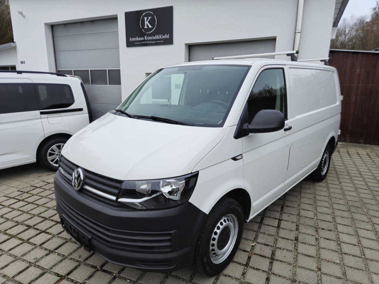 VOLKSWAGEN T6 Transporter Kasten-Kombi Standheizung - Panel van: picture 1 VOLKSWAGEN T6 Transporter Kasten-Kombi Standheizung - Panel van: picture 1