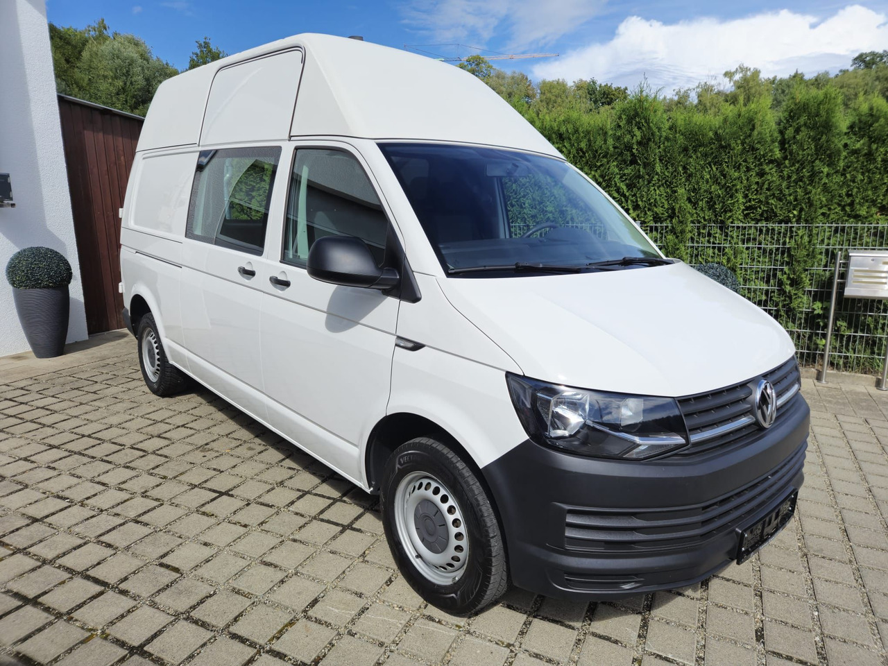 Volkswagen T6 Transporter Benzin Hochdach LR Standheizung - Small van: picture 2 Volkswagen T6 Transporter Benzin Hochdach LR Standheizung - Small van: picture 2