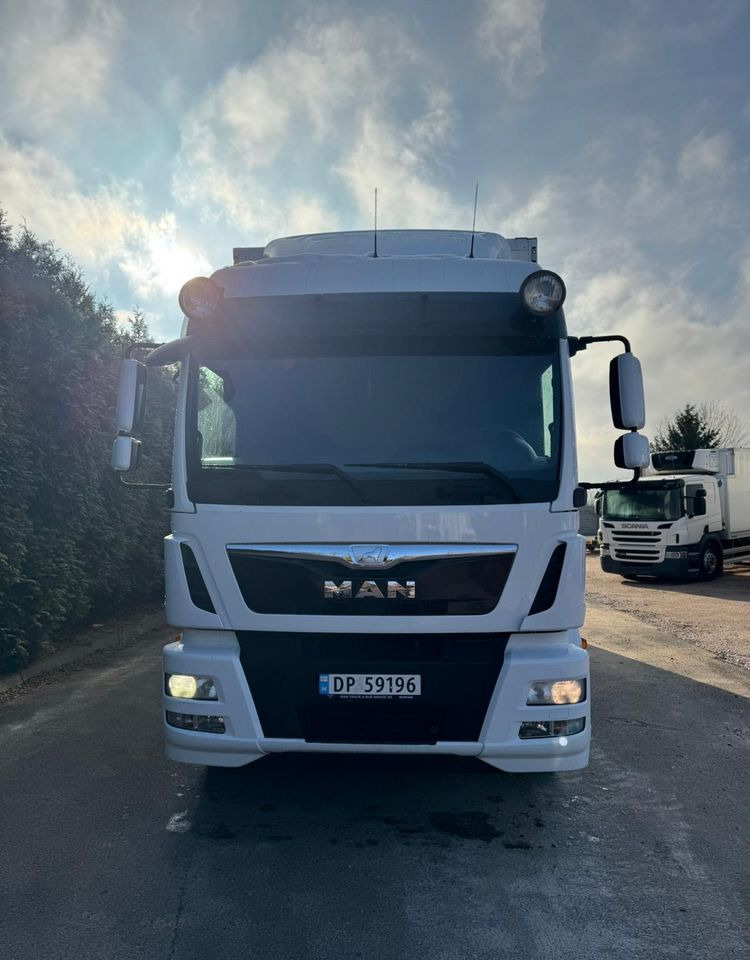 MAN MAN TGM 18.290/ IZOTERMA / OTWIERANY BOK/ /WINDA / 19 EUROPALET/ NISKI PRZEBIEG /SYPIALKA /ACC/EURO6 - Refrigerator truck: picture 3 MAN MAN TGM 18.290/ IZOTERMA / OTWIERANY BOK/ /WINDA / 19 EUROPALET/ NISKI PRZEBIEG /SYPIALKA /ACC/EURO6 - Refrigerator truck: picture 3