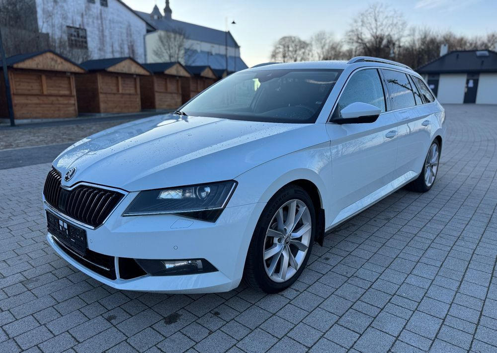 Skoda Superb 2.0 TSI 4x4 DSG SportLine - Station wagon: picture 2 Skoda Superb 2.0 TSI 4x4 DSG SportLine - Station wagon: picture 2