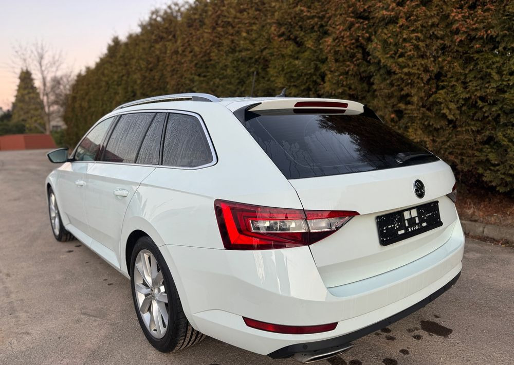 Skoda Superb 2.0 TSI 4x4 DSG SportLine - Station wagon: picture 5 Skoda Superb 2.0 TSI 4x4 DSG SportLine - Station wagon: picture 5