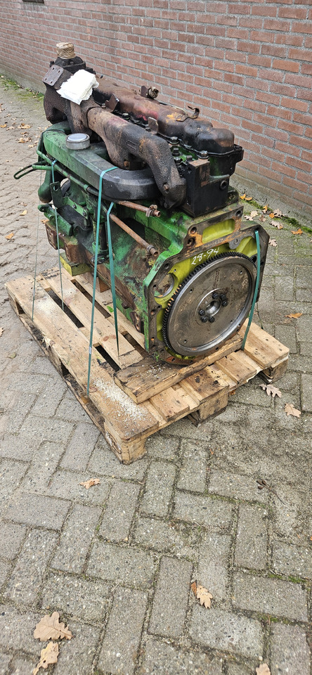 JOHN DEERE 4255 - Engine: picture 3 JOHN DEERE 4255 - Engine: picture 3