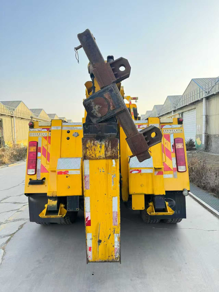Howo - Tow truck: picture 5 Howo - Tow truck: picture 5