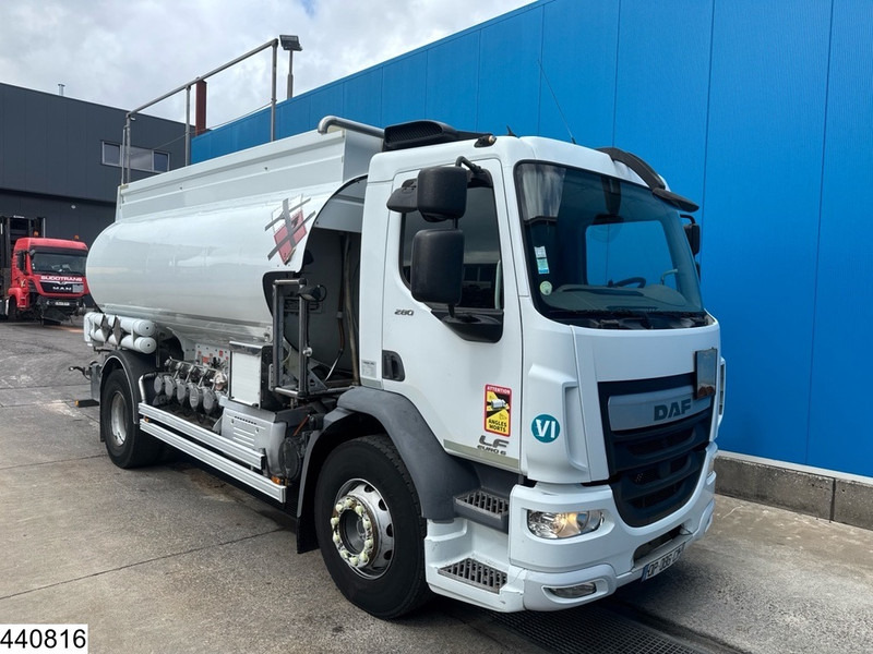 DAF LF 280 EURO 6, Manual, 13,390 litres, 5 Comp. - Tanker truck: picture 3 DAF LF 280 EURO 6, Manual, 13,390 litres, 5 Comp. - Tanker truck: picture 3