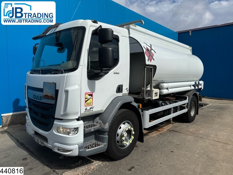 DAF LF 280 EURO 6, Manual, 13,390 litres, 5 Comp. - Tanker truck: picture 1 DAF LF 280 EURO 6, Manual, 13,390 litres, 5 Comp. - Tanker truck: picture 1