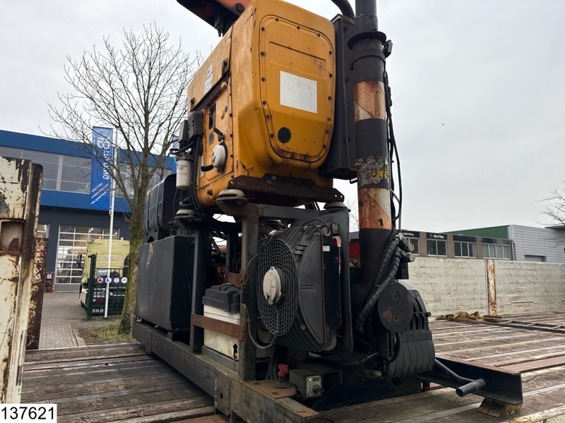Dropside/ Flatbed semi-trailer Lecitrailer open laadbak Palfinger PK15500, Remote: picture 10 Dropside/ Flatbed semi-trailer Lecitrailer open laadbak Palfinger PK15500, Remote: picture 10