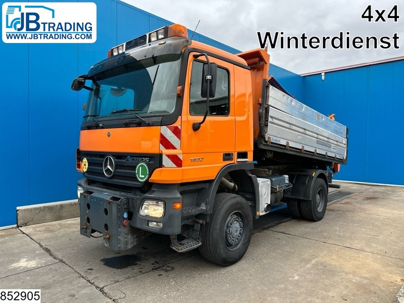 Mercedes-Benz Actros 1832 4X4, Grit spreader, Snow plough, Tipper - Tipper: picture 1 Mercedes-Benz Actros 1832 4X4, Grit spreader, Snow plough, Tipper - Tipper: picture 1