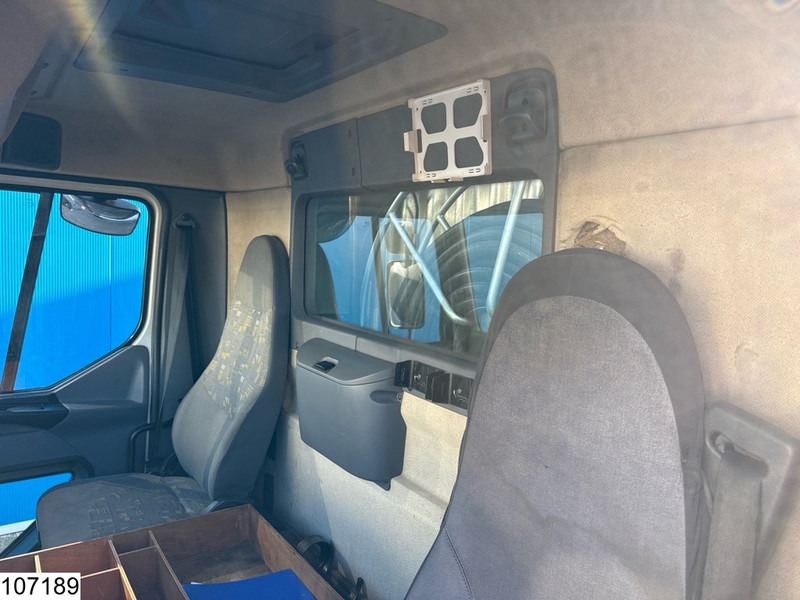 Renault Premium 270 13390 Liter, 4 Comp, Handgeschakeld, Fuel - Tanker truck: picture 5 Renault Premium 270 13390 Liter, 4 Comp, Handgeschakeld, Fuel - Tanker truck: picture 5