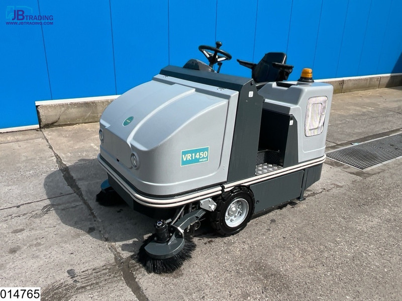 Meijer VR1450 20 HP, 265 Hours - Road sweeper: picture 1 Meijer VR1450 20 HP, 265 Hours - Road sweeper: picture 1