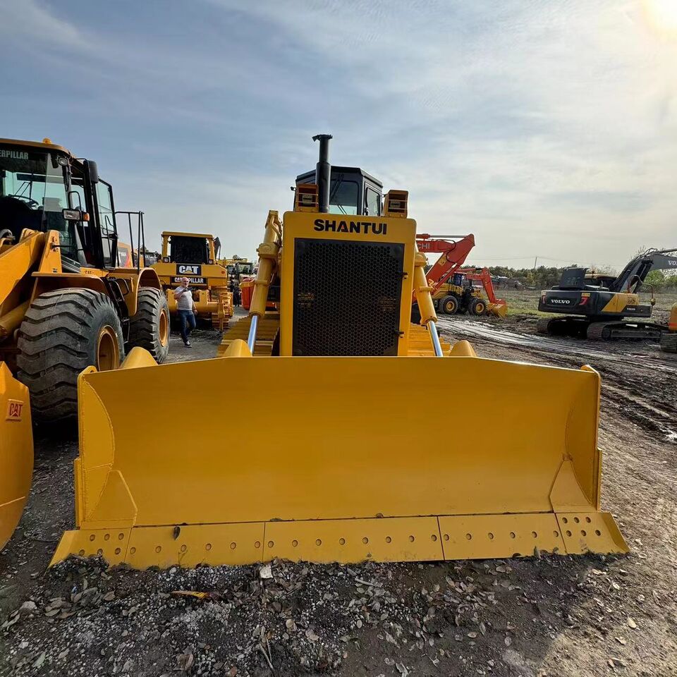SHANTUI Equipped With Heavy Blade & Ripper For Dozing & Ripping ,high quality,second hand, low working hoursSD22 - Bulldozer: picture 2 SHANTUI Equipped With Heavy Blade & Ripper For Dozing & Ripping ,high quality,second hand, low working hoursSD22 - Bulldozer: picture 2