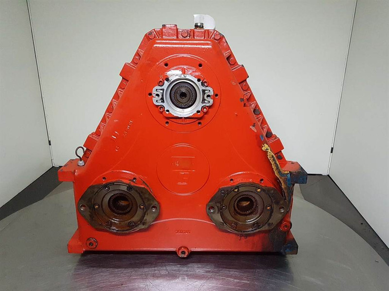 Gearbox for Construction machinery CLARK-HURTH - Transmission/Getriebe/Transmissiebak: picture 6