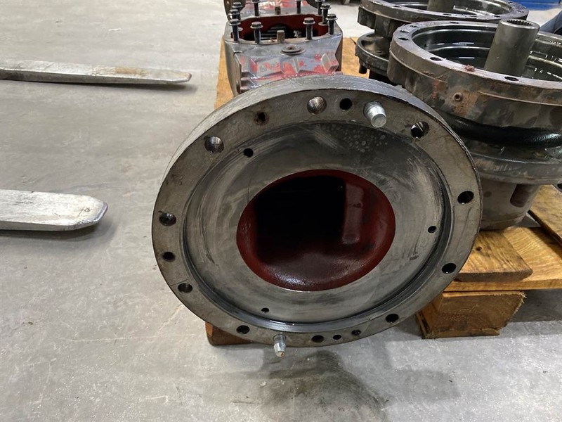 Carraro 28.25 - Axle housing/Achskörper/Astrechter - Axle and parts for Construction machinery: picture 2 Carraro 28.25 - Axle housing/Achskörper/Astrechter - Axle and parts for Construction machinery: picture 2