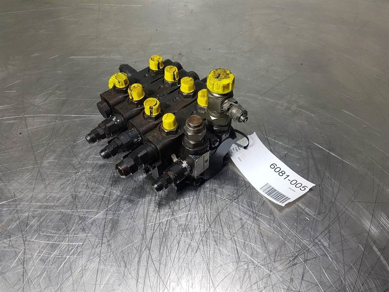 Husco 5000-C868 D - JCB - Valve/Ventile/Ventiel - Hydraulics: picture 1 Husco 5000-C868 D - JCB - Valve/Ventile/Ventiel - Hydraulics: picture 1