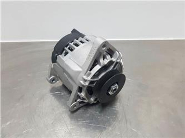 Manitou 12V 80A - Alternator/Lichtmaschine/Dynamo - Engine for Construction machinery: picture 1 Manitou 12V 80A - Alternator/Lichtmaschine/Dynamo - Engine for Construction machinery: picture 1