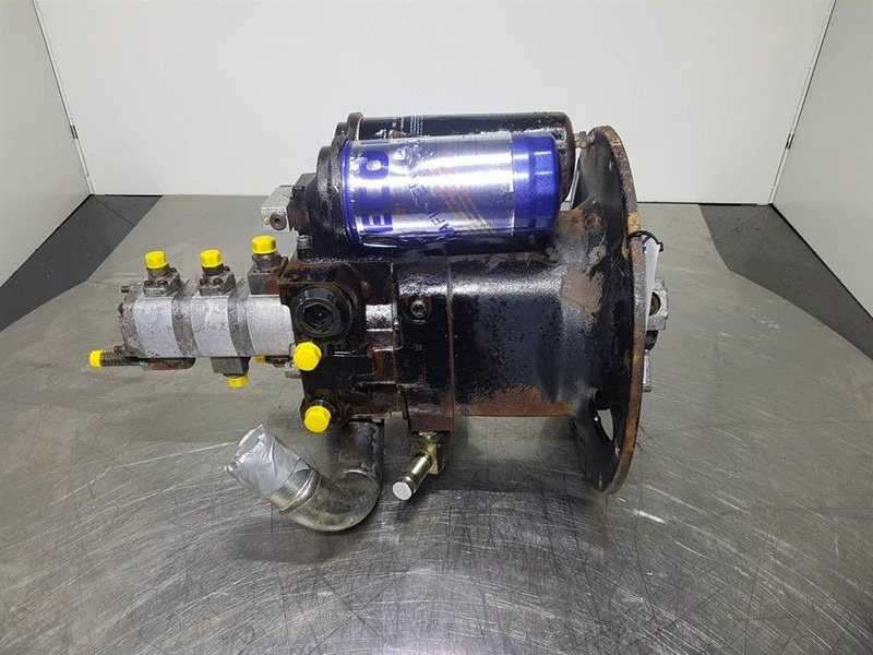 Poclain Hydraulics 80219300-Load sensing pump - Hydraulics: picture 1 Poclain Hydraulics 80219300-Load sensing pump - Hydraulics: picture 1